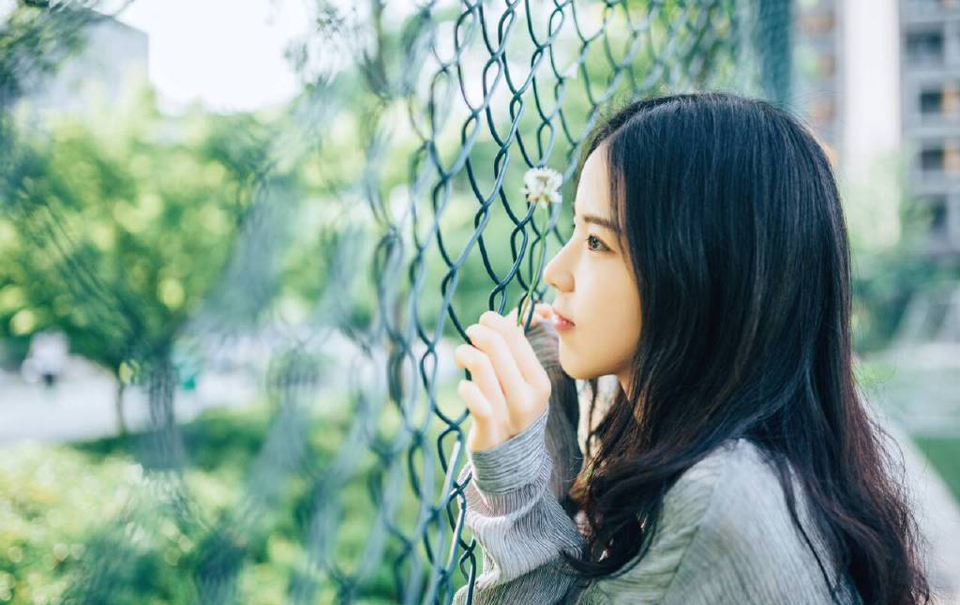 “雄将军，骠骑营！？”当看到那为首一员虎背熊腰的汉子时，庞统面色不禁一变，扭头看向法正：“你竟然连骠骑营都请来了。”